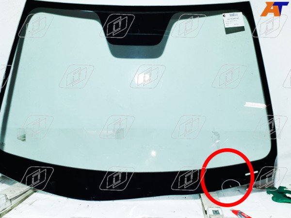Стекло лобовое с обогревом щеток KIA CEED 5D 10-12 (уценка на 50%)